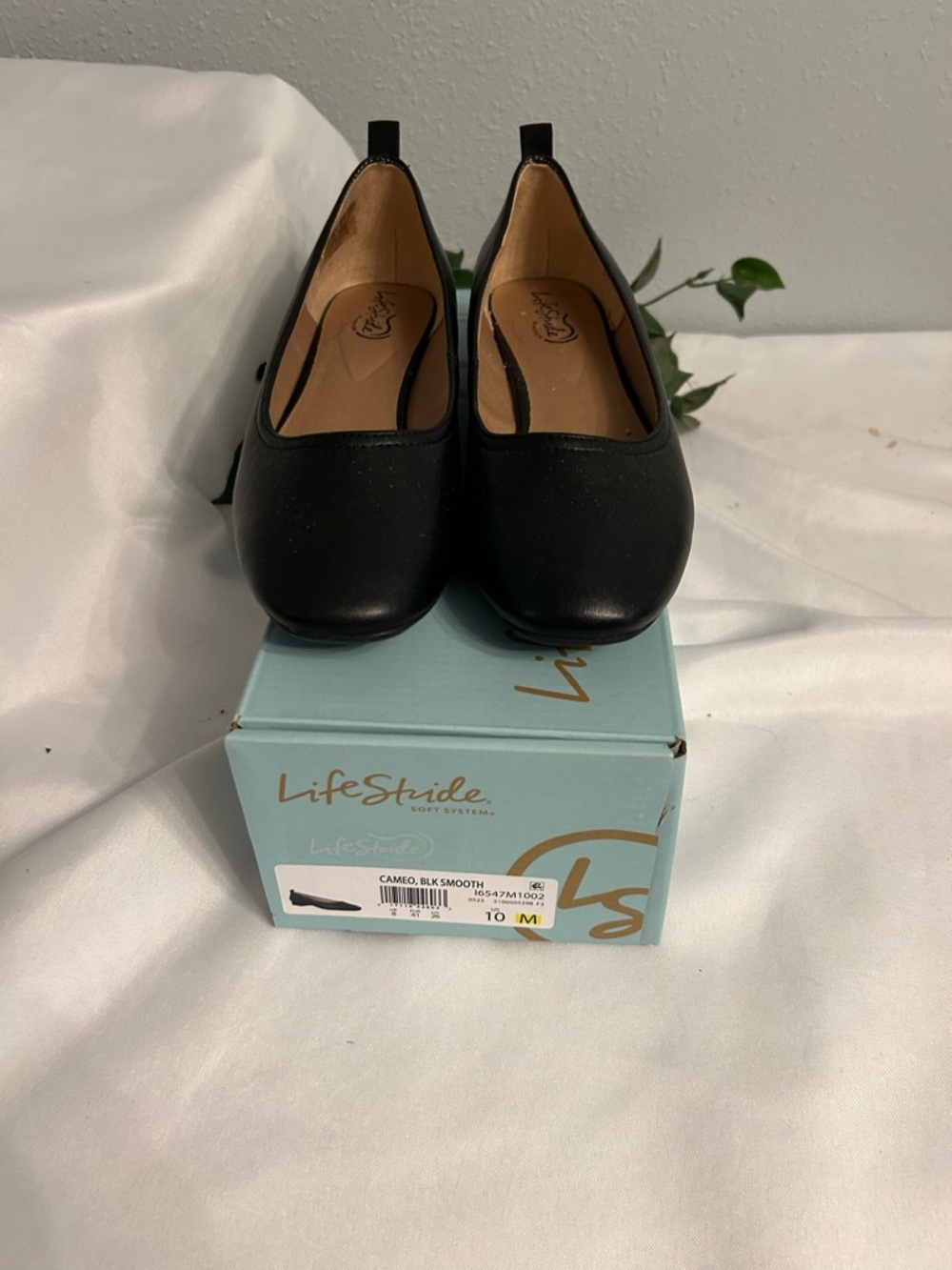 Life Stride Black Classic Round-Toe Slip-On Flats - Picture 2 of 6